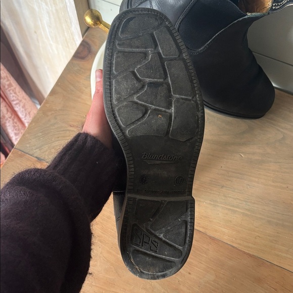 Blundstone #068 Chisel Toe Chelsea Boots - Picture 6 of 8